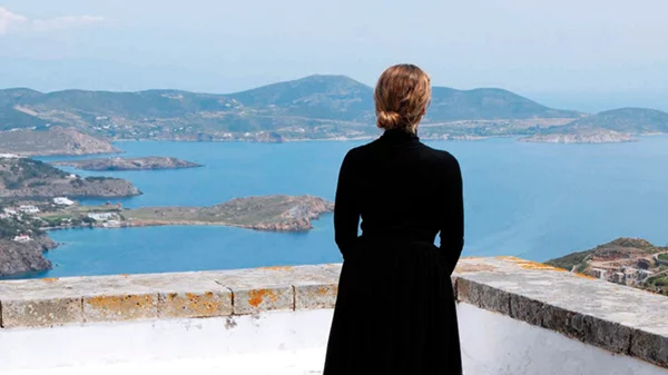 Η Άντζελα Ισμαήλος ψάχνει τη λύτρωση  στην «Πόλη της Σιωπής»