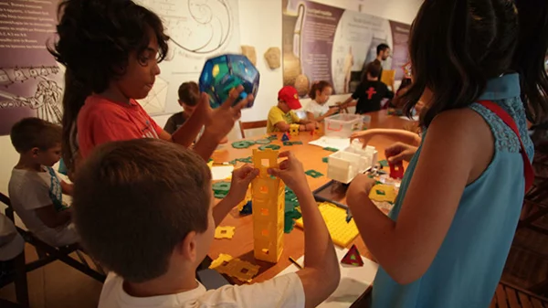 Στο Μουσείο Ηρακλειδών με το αθηνόραμα Club