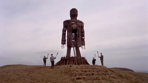 Το σινεμά του φανταστικού πρωταγωνιστής σε διπλή μεταμεσονύκτια προβολή