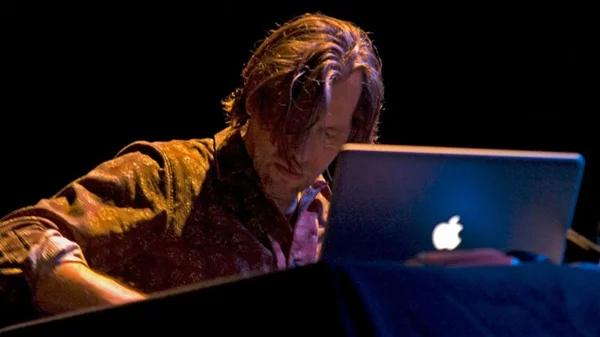 Μία ακόμα συναυλία για τον Christian Fennesz