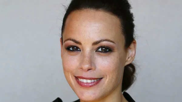 Η Μπερενίς Μπεζό μας εξηγεί τι συμβαίνει «Όταν Τελειώσει ο Έρωτας»