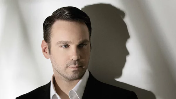 Γιατί ο Γιώργης Χριστοδούλου κάνει την πάπια;