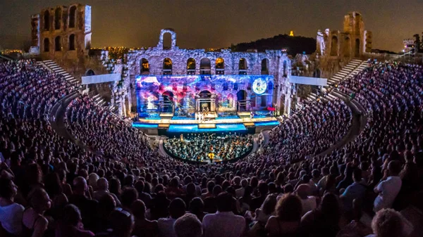 1500 δωρεάν θέσεις για ανέργους στην γενική δοκιμή της Μαντάμα Μπαττερφλάι