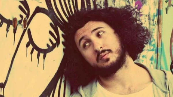 Ο Πάνος Σουρούνης κερνάει μουσική για τα γενέθλιά του