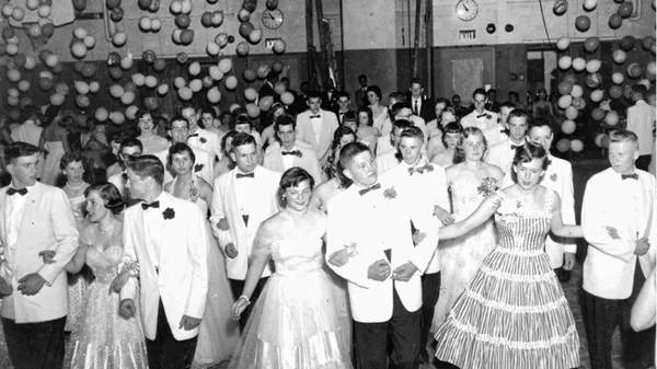 Ζήσε μία Prom Night βγαλμένη από αμερικανική εφηβική ταινία