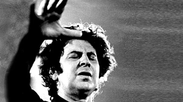 Μια μεγάλη συναυλία με τη μουσική του Θεοδωράκη και τίτλο «Όλη η Ελλάδα για τον Μίκη». 