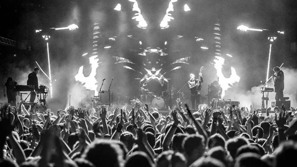 Βροχερή αλλά απτόητη η τελευταία μέρα του Release Athens Festival