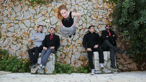 Οι Kulamacus πέρα από ετικέτες και ταμπέλες