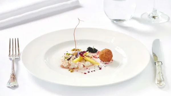 Κουαρτέτο θαλασσινών ταρτάρ στο «GB Roof Garden»