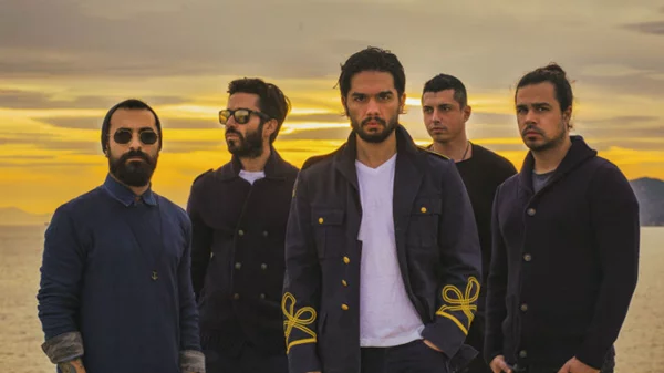 Ο Χρήστος Μάστορας μας προσκαλεί σε ένα μεγάλο party με τις ΜΕΛΙSSES