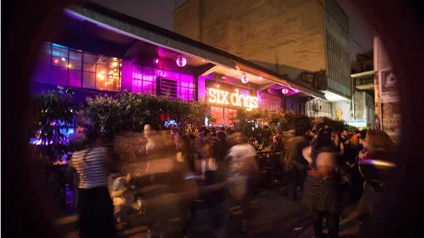 Το «Six D.O.G.S.» βγαίνει στο δρόμο για την Ευρωπαϊκή Γιορτή της Μουσικής