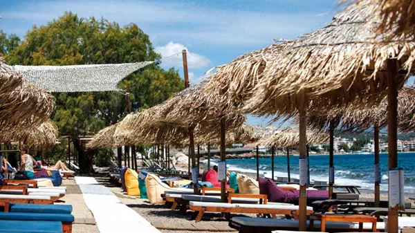 Γεύσεις και γλέντι...  χαλαρά στο Πόρτο Ράφτη