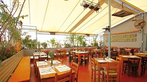 Μυστικές γεύσεις και... βωβός κινηματογράφος στο «Μystic»