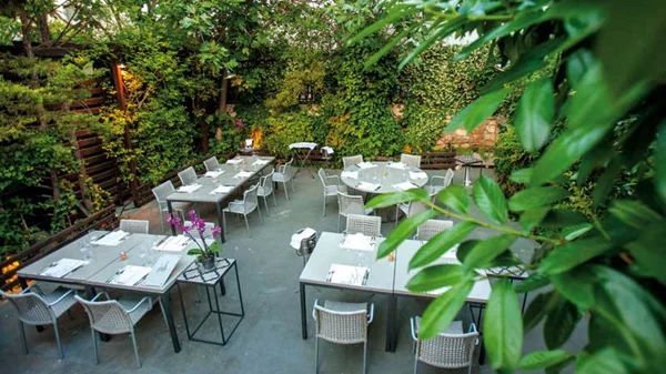 Fun και fine dining στο «Chefi the Restaurant»