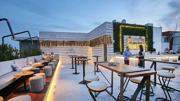 Lounging κάτω απ’ τα αστέρια 