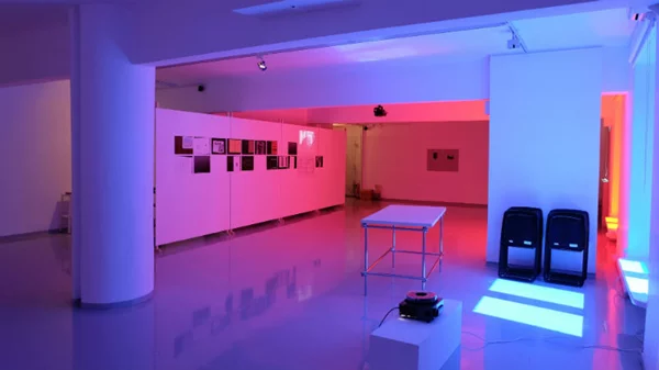 Ο Κοσμάς Νικολάου μας καλεί σε... μια μικρή κουζίνα εν μέσω καύσωνα 