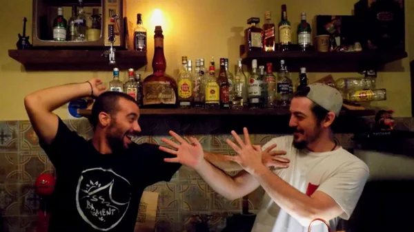  Ο Ταφ Λάθος μας καλωσορίζει στο νέο του μαγαζί Bashment Cafe·Bar·Radio·Store