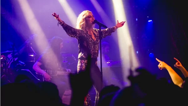 4 στάσεις για γλέντι στην παραλιακή