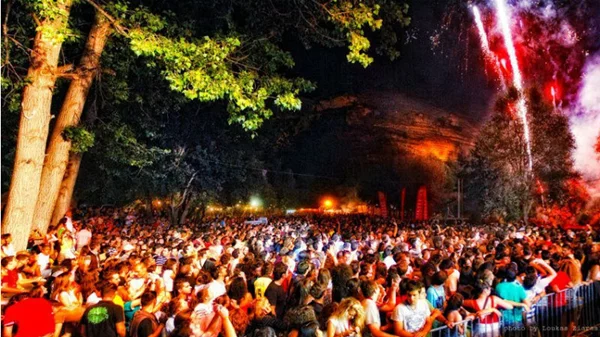 Όλα τα φεστιβάλ σ' όλη την Ελλάδα που μας συντροφεύουν στις διακοπές μας