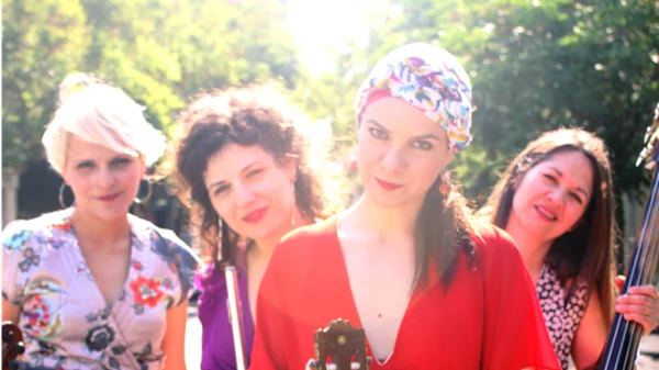 Καλοκαιρινή όαση με ευχάριστο soundtrack στο downtown