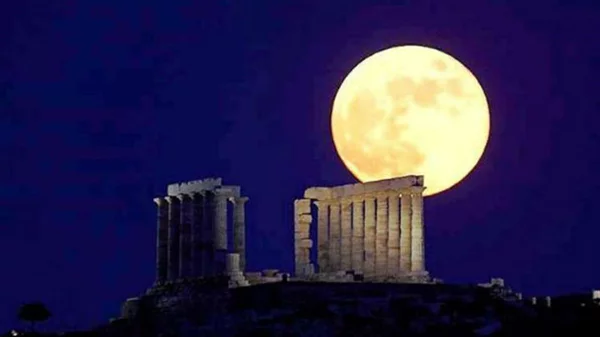 7 μαγικές συναυλίες κάτω από την Αυγουστιάτικη Πανσέληνο