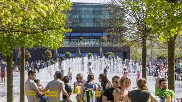 Λονδρέζικο καλοκαίρι στην Granary Square