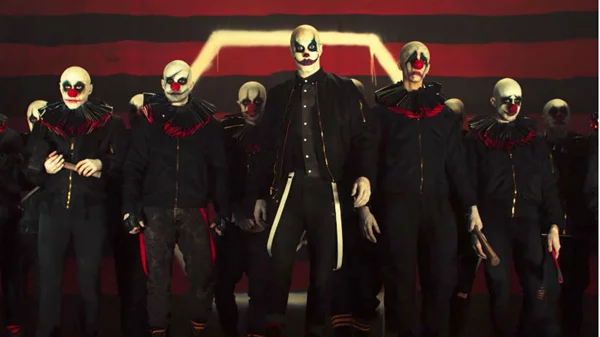Άναψε το φως... Δες όλα τα trailers του «American Horror Story: Cult»
