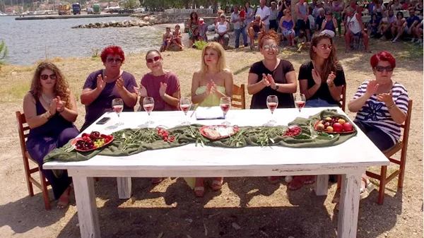 Επιστρέφει η cult «Κυριακή στο χωριό» στην ΕΡΤ3