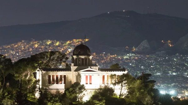 Απολαύστε πανσέληνο και μερική έκλειψη στο Αστεροσκοπείο 