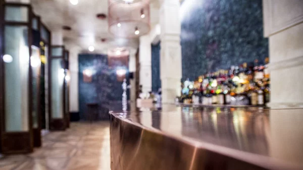 Cocktail bars σε δεκαπενταυγουστιάτικη εφημερία