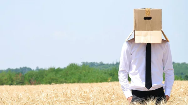 Περί στερεοτύπων και αστικών (γουντιαλενικών) νευρώσεων… 