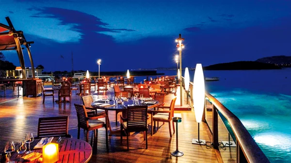 Ένα James Bond Restaurant στο Λαγονήσι