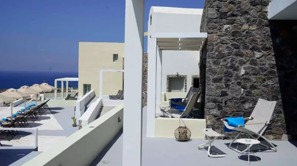 To «Aplai Dome» έρχεται στη Σαντορίνη