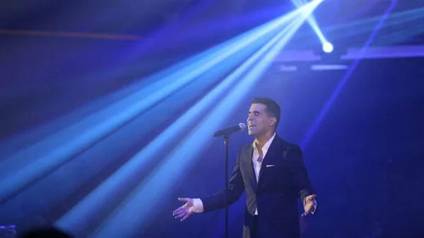 Πρεμιέρα με... ραγισμένες καρδιές στο «Posidonio»