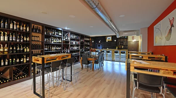 «Wine Up»: αποκλειστικά και μόνο κρασί  