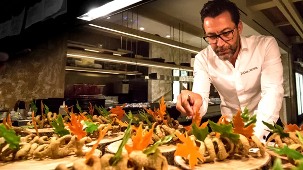 Τριάστερη εμπειρία στη Μύκονο