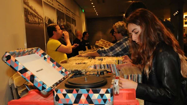 Έρχεται η 11η Γιορτή της Βινυλιακής Μουσικής! Με πλήρες DJ και συναυλιακό πρόγραμμα