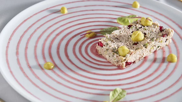 Ο Μίλτος Αρμένης δυναμώνει το «Όμικρον»