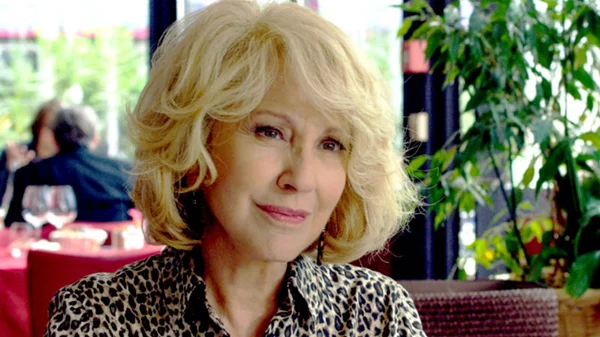 Η Ναταλί Μπάιγ και η μυστηριώδης «Γυναίκα με την Μερσεντές»