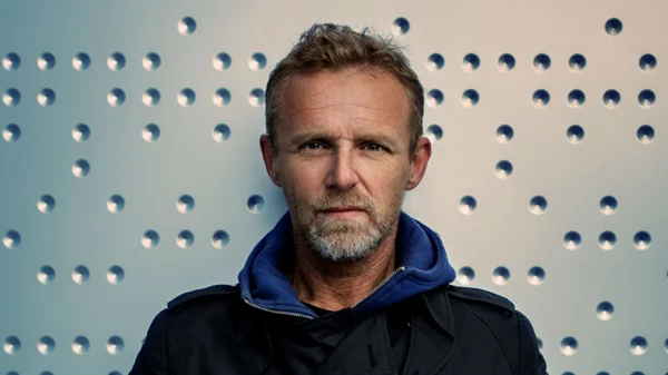 Ο Τζο Νέσμπο έρχεται στην Αθήνα 