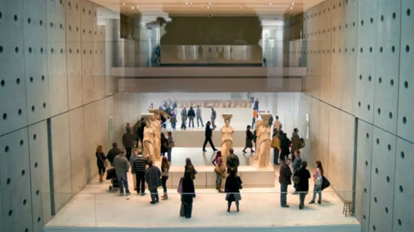 Επιστρέφουν οι δωρεάν ξεναγήσεις του Δήμου Αθηναίων