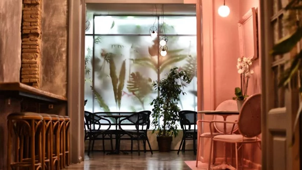 «Beauty Κilled the Βeast»: ένα all-day bar… πεντάμορφο