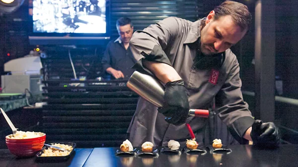 «Trap» + «ΜεΖεν» = νεοελληνικό μπαρ