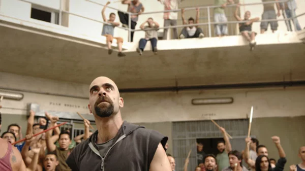 5 ταινίες που πρέπει να δείτε πριν το «Καυγάς στο Μπλοκ 99»