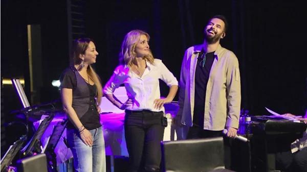 «Ας τραγουδήσουμε λοιπόν!» στην «Ιερά Οδό»