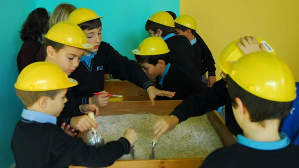 Eκπαιδευτικά προγράμματα για παιδιά γεμάτα πειραματισμούς!