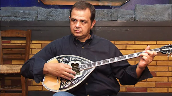 Ο Βαγγέλης Κορακάκης επιστρέφει στο στέκι του