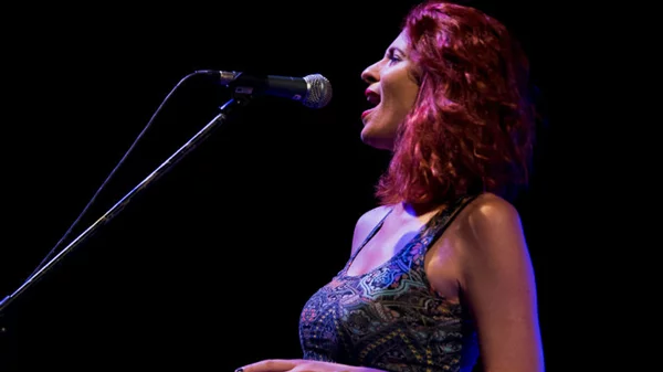 3 γυναίκες τραγουδοποιοί που αξίζει να ακούσεις