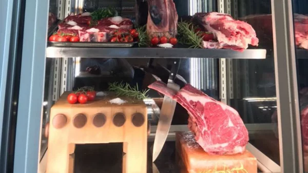 Με tοmahawk και πικάνια στην οδό Αιτωλικού