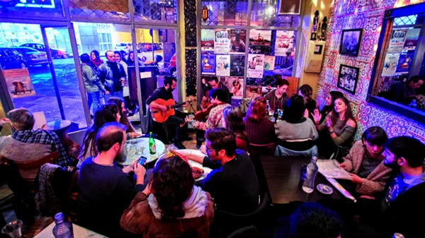 Οδός Παραμυθιάς: Η καρδιά του Μεταξουργεiου χτυπάει εδώ! 